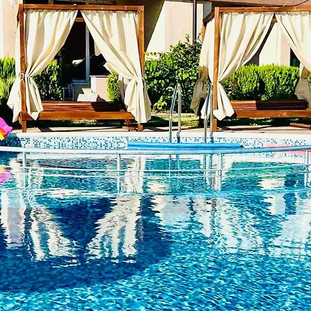 アパート & Traky, Saint Vlas, улица черно море 12 スヴェティ・ヴラス