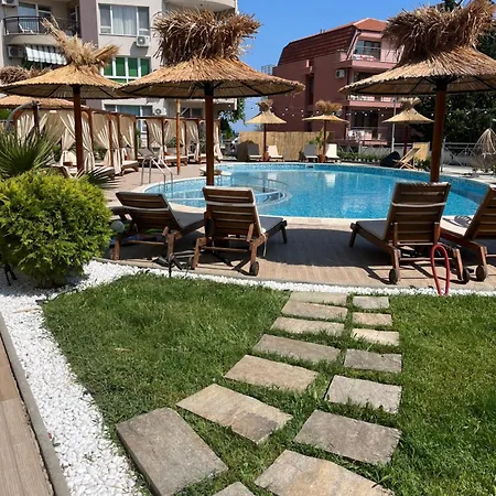 アパート & Traky, Saint Vlas, улица черно море 12 *