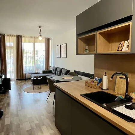 & Traky, Saint Vlas, улица черно море 12 * スヴェティ・ヴラス