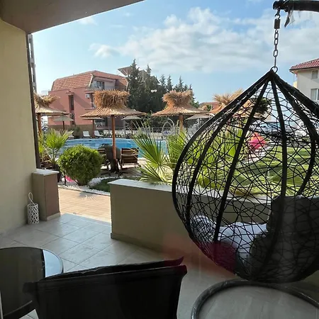 アパート & Traky, Saint Vlas, улица черно море 12 *