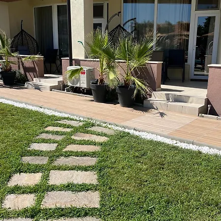 & Traky, Saint Vlas, улица черно море 12 * スヴェティ・ヴラス