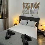 & Traky, Saint Vlas, улица черно море 12 Apartment