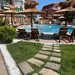 Apartment & Traky, Saint Vlas, улица черно море 12 *