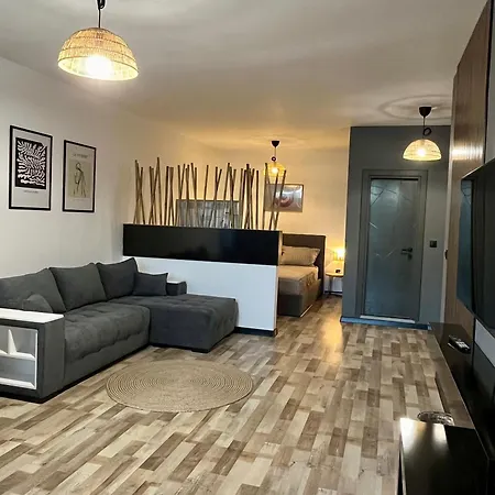 & Traky, Saint Vlas, улица черно море 12 Sveti Vlas