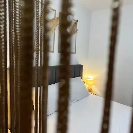 & Traky, Saint Vlas, улица черно море 12 Apartment