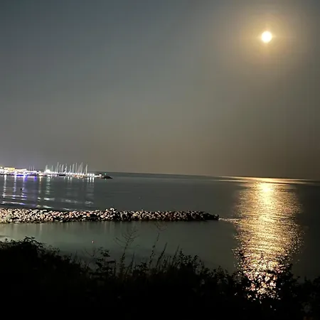 & Traky, Saint Vlas, улица черно море 12