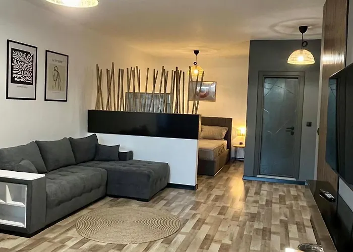 & Traky, Saint Vlas, улица черно море 12 Sveti Vlas