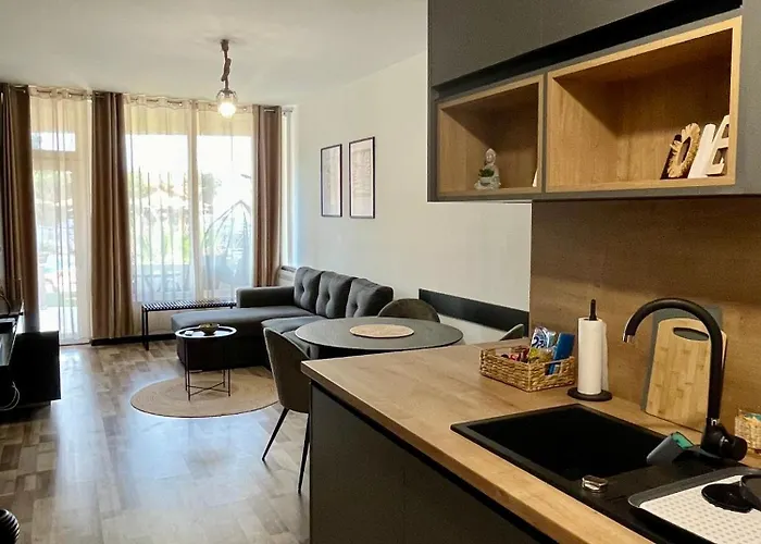 & Traky, Saint Vlas, улица черно море 12 * Sveti Vlas