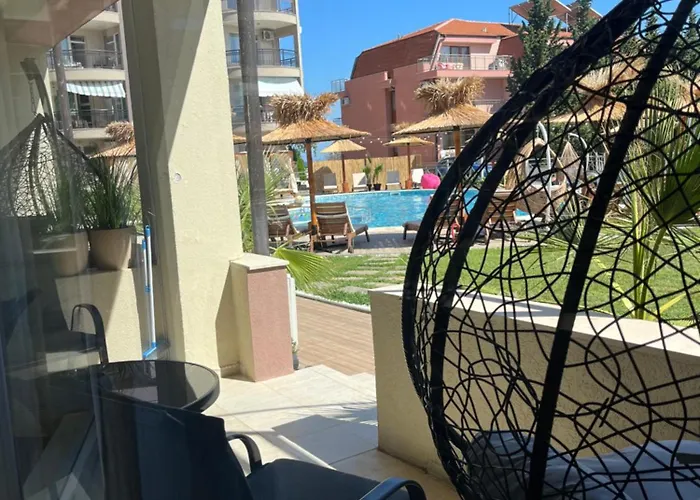 & Traky, Saint Vlas, улица черно море 12 Sveti Vlas